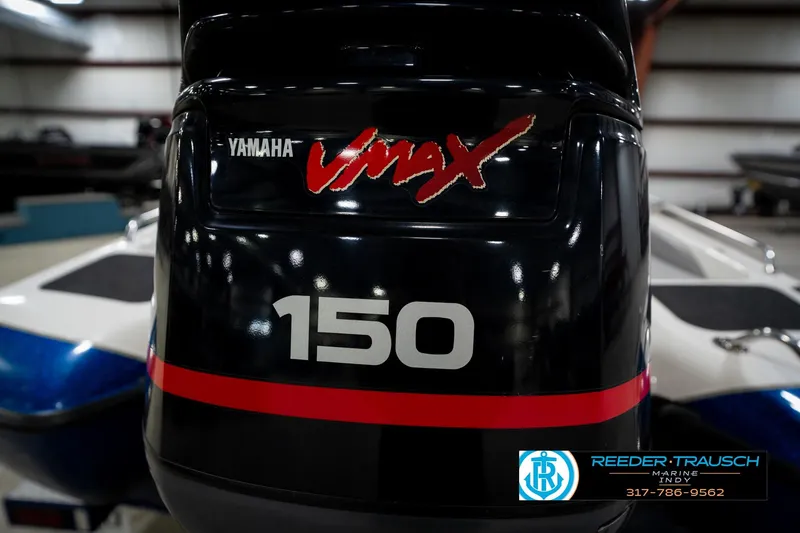 Slide: The Image of 2006 Skeeter SL 190 with Yamaha VMAX 150 engine in showroom. - 46