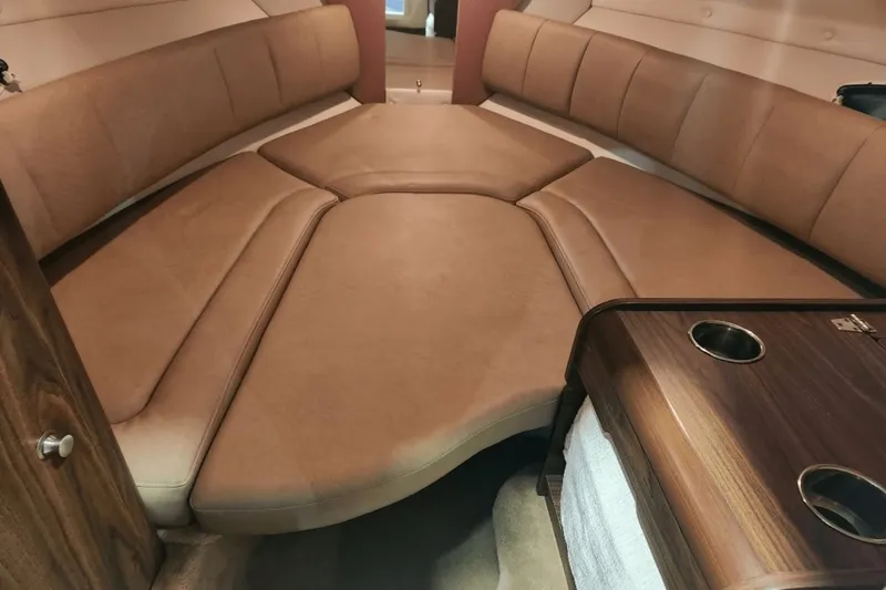 Slide: The Image of Rinker QX29 CC 2017 - 4