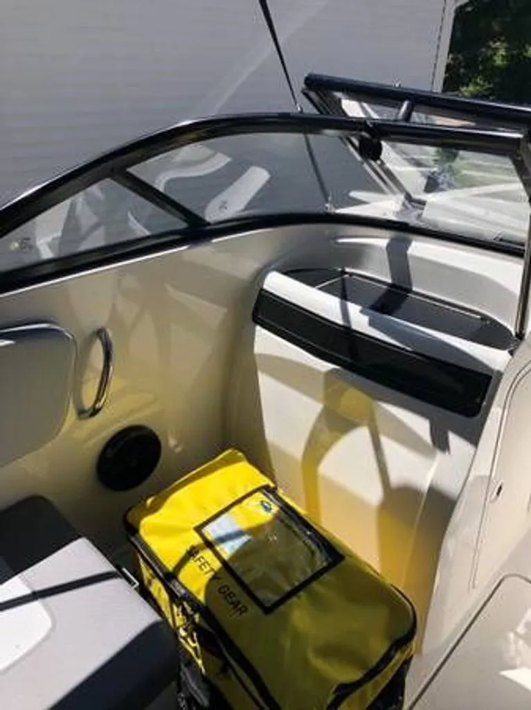 Slide: The Image of Bayliner 18 VR4/OB 2023 - 1