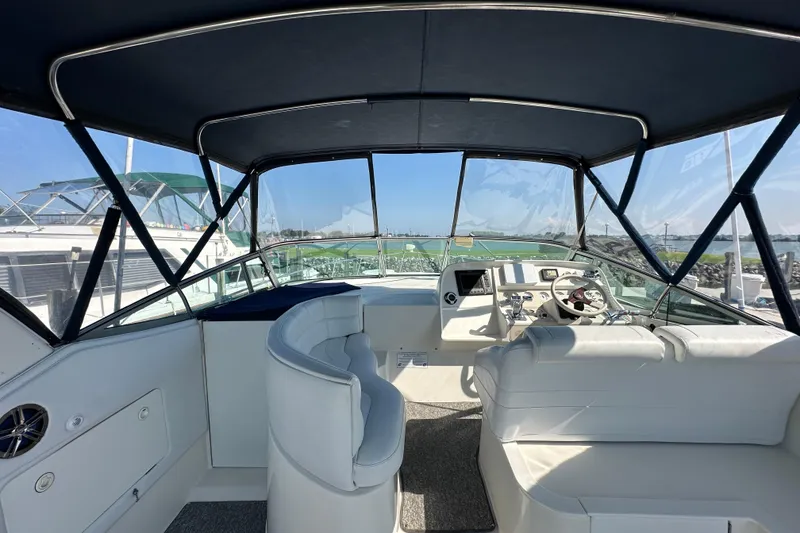 Slide: The Image of 1995 Cruisers Yachts 3570 Esprit for sale by Lucas Sochacki at Parma Marine (440) 915-8995 - 14