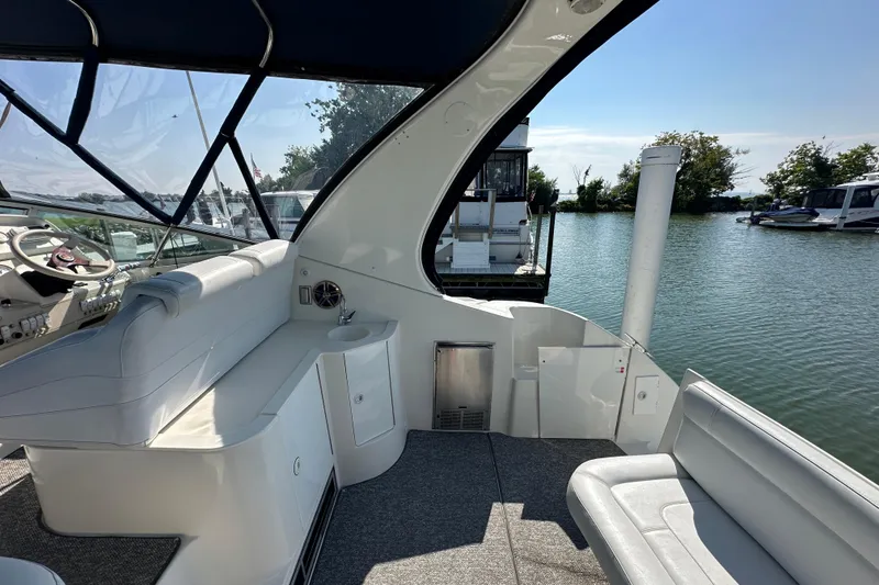 Slide: The Image of 1995 Cruisers Yachts 3570 Esprit for sale by Lucas Sochacki at Parma Marine (440) 915-8995 - 22