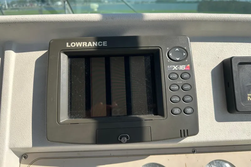 Slide: The Image of 1995 Cruisers Yachts 3570 Esprit for sale by Lucas Sochacki at Parma Marine (440) 915-8995 - 34