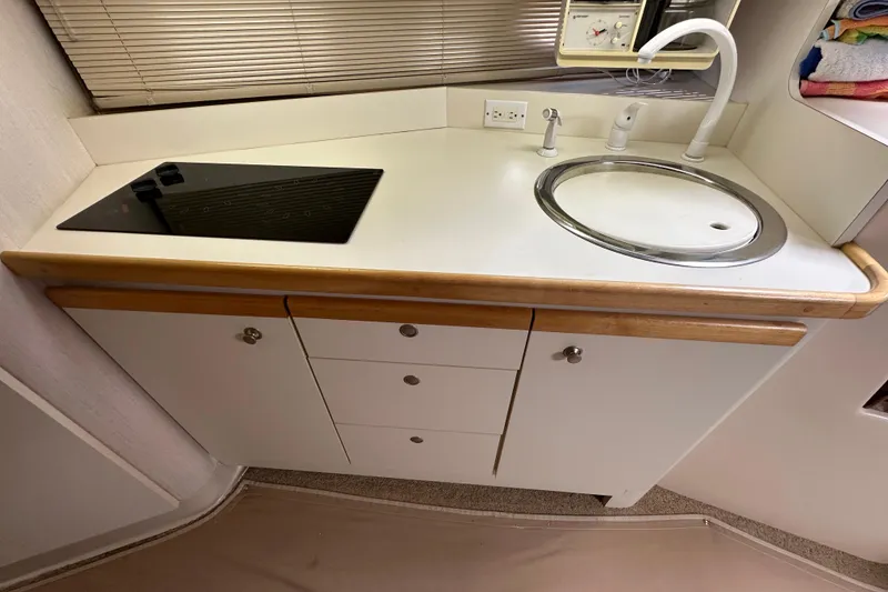 Slide: The Image of 1995 Cruisers Yachts 3570 Esprit for sale by Lucas Sochacki at Parma Marine (440) 915-8995 - 39