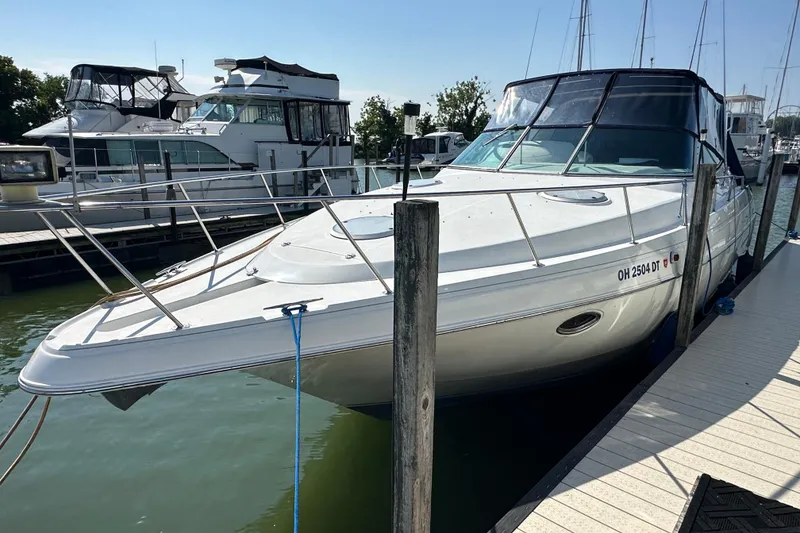 Slide: The Image of 1995 Cruisers Yachts 3570 Esprit for sale by Lucas Sochacki at Parma Marine (440) 915-8995 - 6