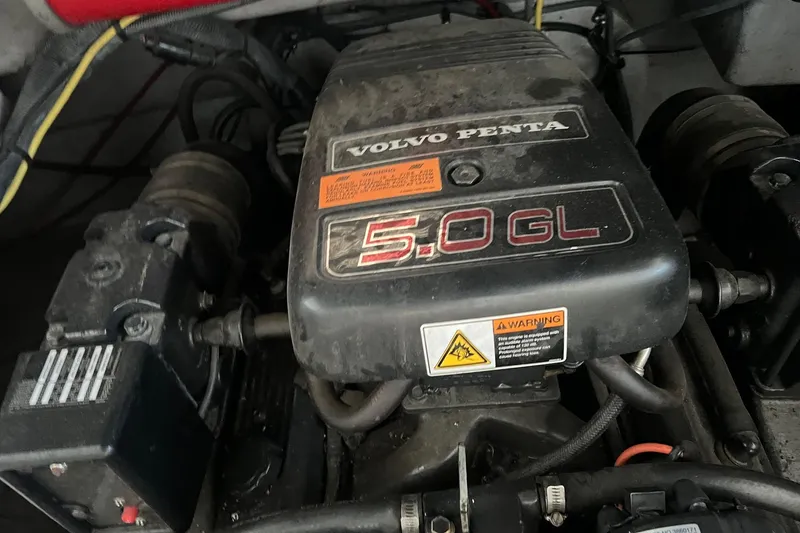 Slide: The Image of Volvo Penta 5.0GL engine in 2001 Chaparral Sunesta 233 boat. - 5