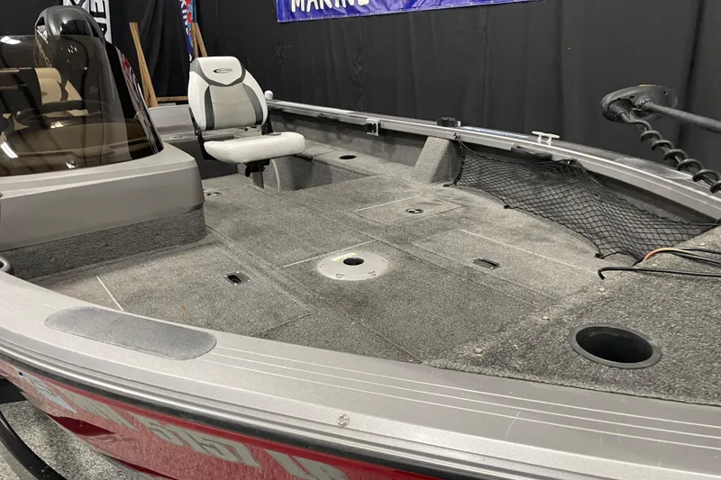 Slide: The Image of 2014 Crestliner 1750 Fish Hawk boat interior with seating and fishing deck. - 6