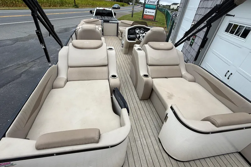 Slide: The Image of 2018 Avalon 2385 Catalina Rear Lounger Tri Toon with luxurious seating and high-performance design. - 14