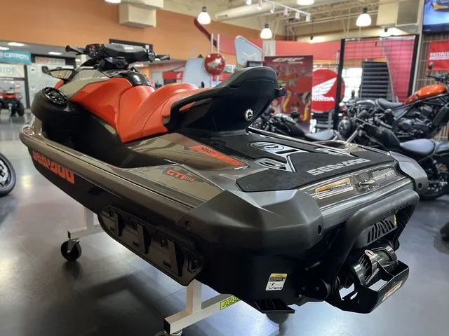 Slide: The Image of Sea-Doo GTI™ SE 170 iBR, iDF with Audio 2022 - 10