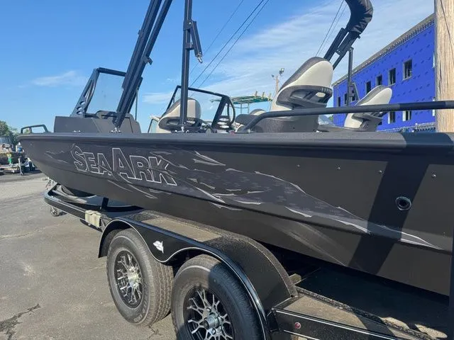 Slide: The Image of SeaArk Protege 240 2026 - 10