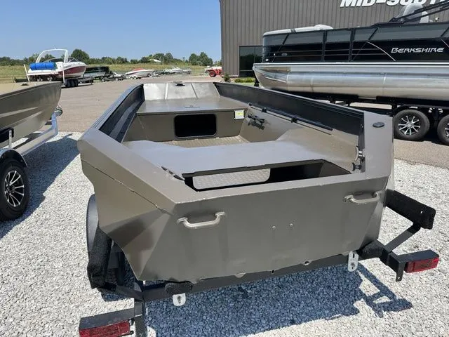 Slide: The Image of Edge Duck Boats 550 SPORTSMAN MAJOR BROWN 2026 - 3