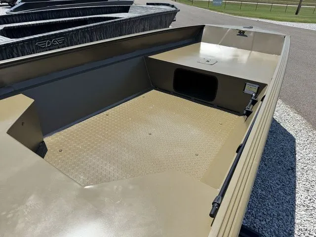 Slide: The Image of Edge Duck Boats 553 Sportsman 2026 - 3