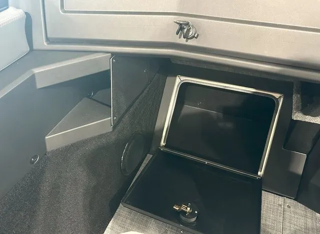 Slide: The Image of Alumacraft Trophy 185X SP FSX 2025 - 24