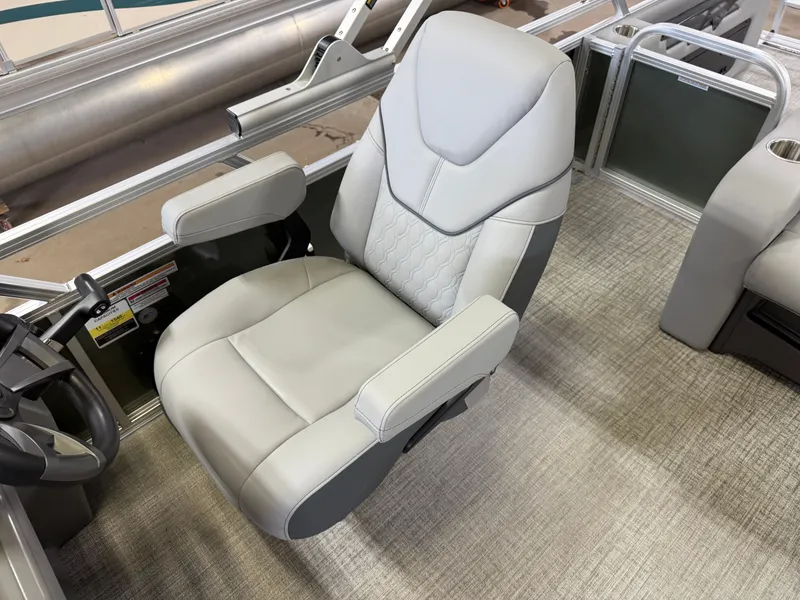 Slide: The Image of Tahoe Sport 2385 Swingback (VRB) & Honda 4-Stroke EFI 2025 - 10