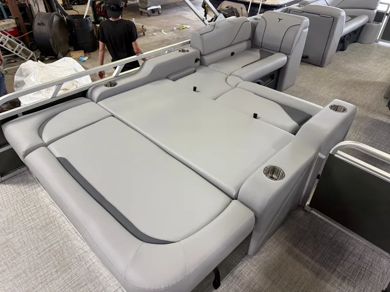 Slide: The Image of Tahoe Sport 2385 Swingback (VRB) & Honda 4-Stroke EFI 2025 - 19