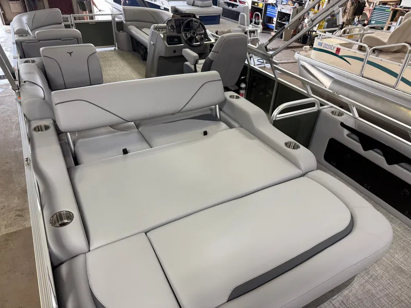 Slide: The Image of Tahoe Sport 2385 Swingback (VRB) & Honda 4-Stroke EFI 2025 - 20