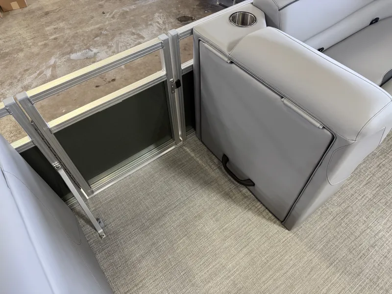 Slide: The Image of Tahoe Sport 2385 Swingback (VRB) & Honda 4-Stroke EFI 2025 - 26