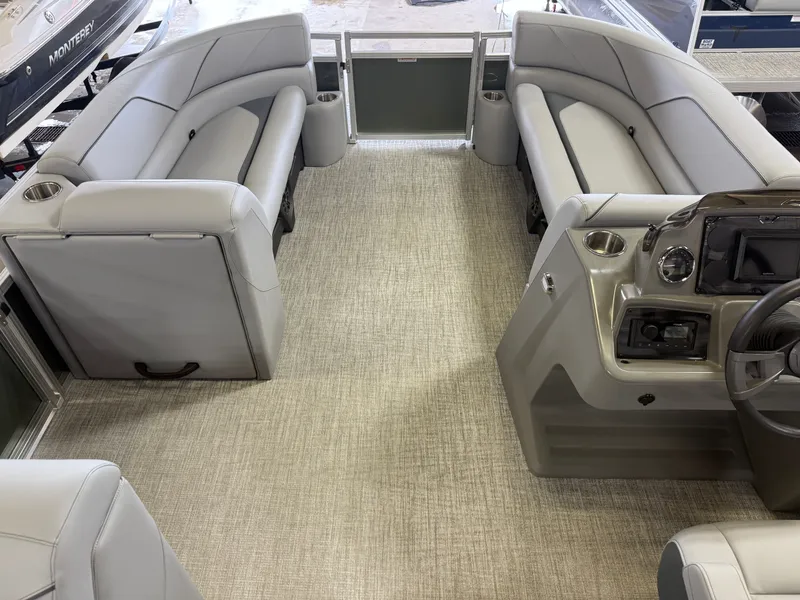 Slide: The Image of Tahoe Sport 2385 Swingback (VRB) & Honda 4-Stroke EFI 2025 - 28