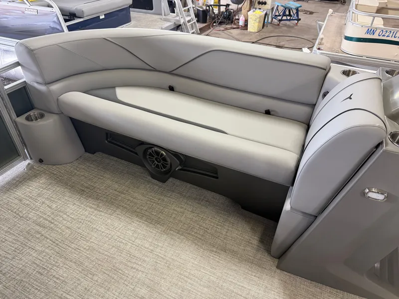 Slide: The Image of Tahoe Sport 2385 Swingback (VRB) & Honda 4-Stroke EFI 2025 - 29