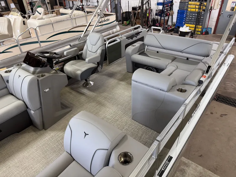 Slide: The Image of Tahoe Sport 2385 Swingback (VRB) & Honda 4-Stroke EFI 2025 - 3