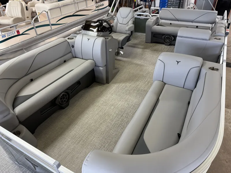 Slide: The Image of Tahoe Sport 2385 Swingback (VRB) & Honda 4-Stroke EFI 2025 - 31