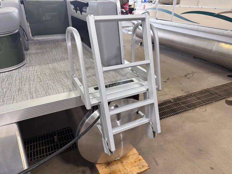 Slide: The Image of Tahoe Sport 2385 Swingback (VRB) & Honda 4-Stroke EFI 2025 - 42