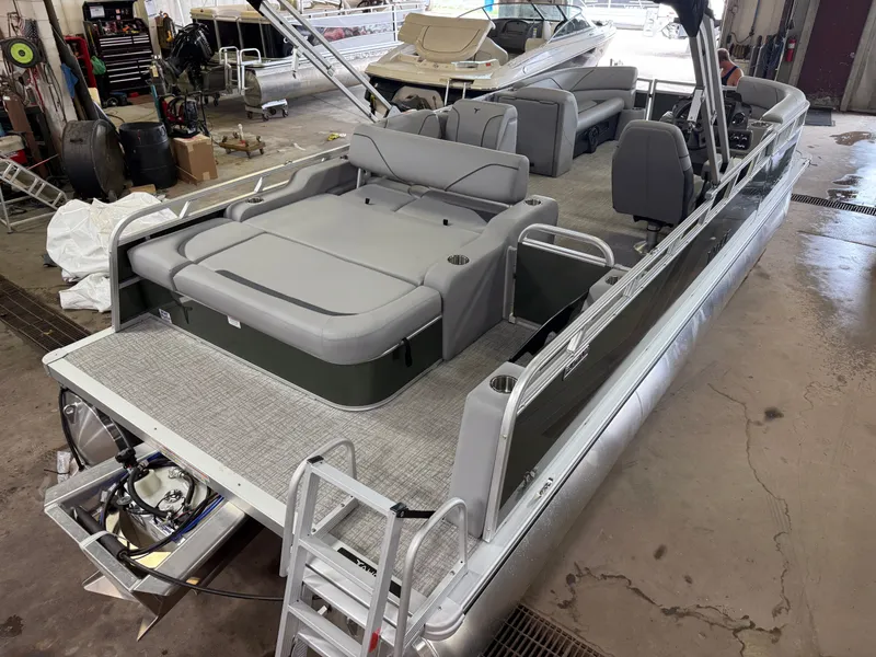 Slide: The Image of Tahoe Sport 2385 Swingback (VRB) & Honda 4-Stroke EFI 2025 - 46