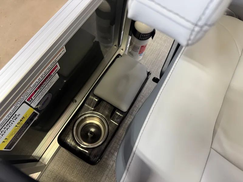 Slide: The Image of Tahoe Sport VRB 2385 Swingback & 4-Stroke $33995 2025 - 14