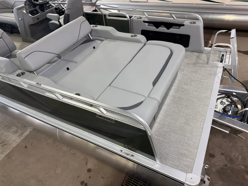 Slide: The Image of Tahoe Sport VRB 2385 Swingback & 4-Stroke $33995 2025 - 4