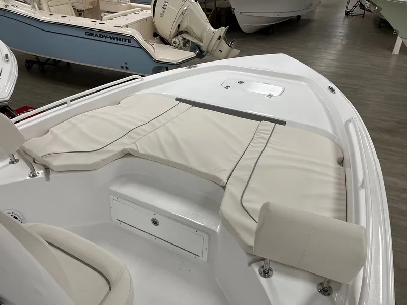 Slide: The Image of Sea Hunt BX 25 FS 2026 - 12