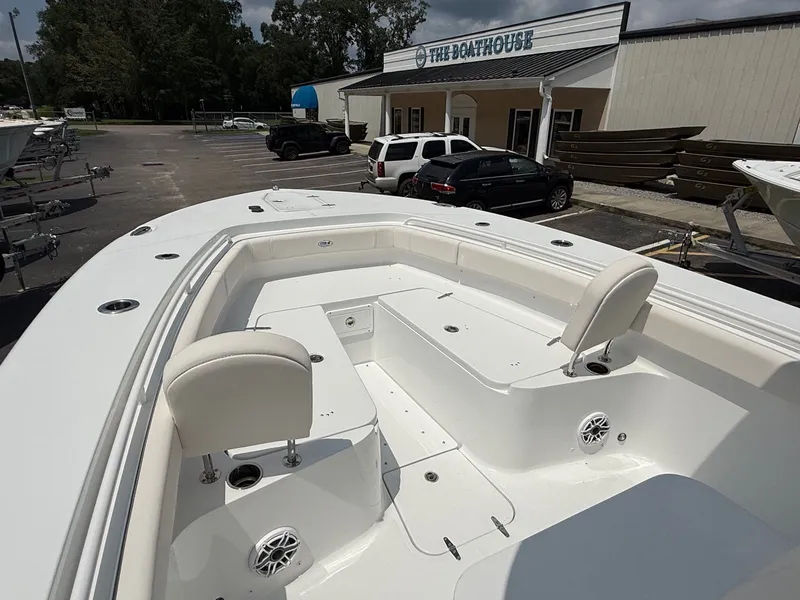 Slide: The Image of Sea Hunt Gamefish 30 Forward Seating 2026 - 17