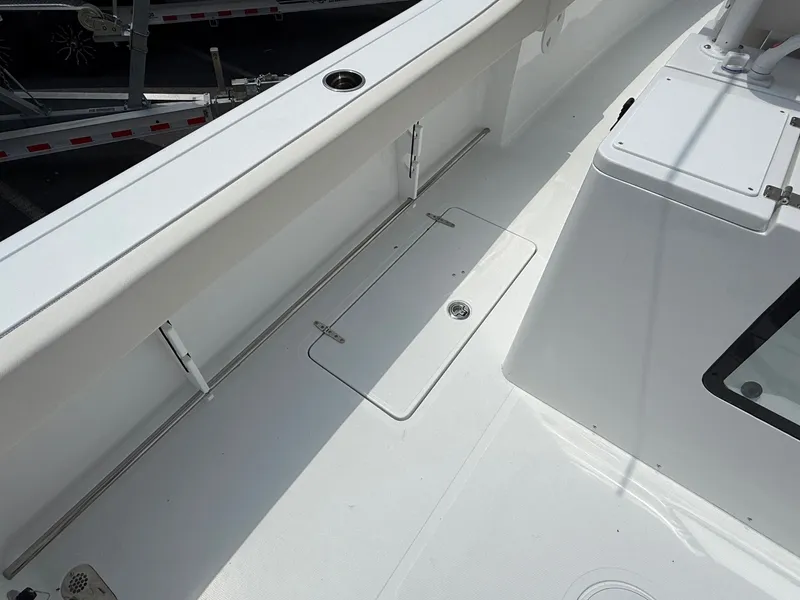 Slide: The Image of Sea Hunt Gamefish 30 Forward Seating 2026 - 7