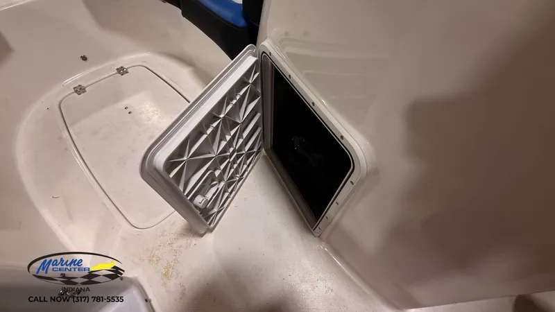 Slide: The Image of Hurricane SPITFIRE 203 SUNDECK SPORT 2015 - 12