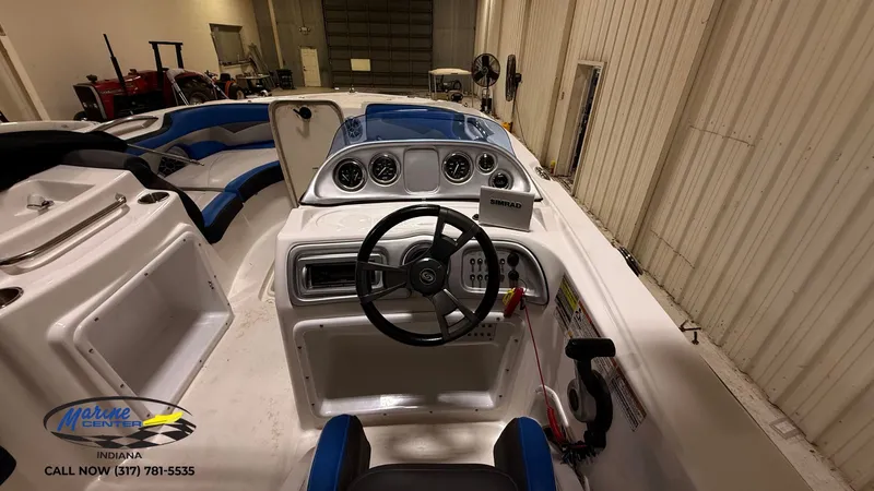 Slide: The Image of Hurricane SPITFIRE 203 SUNDECK SPORT 2015 - 8