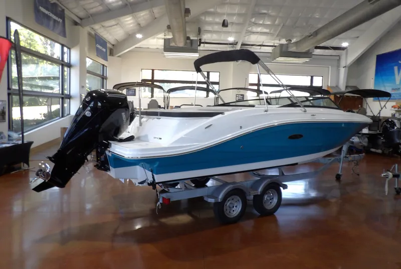 Slide: The Image of Sea Ray SPX 230 2023 - 13