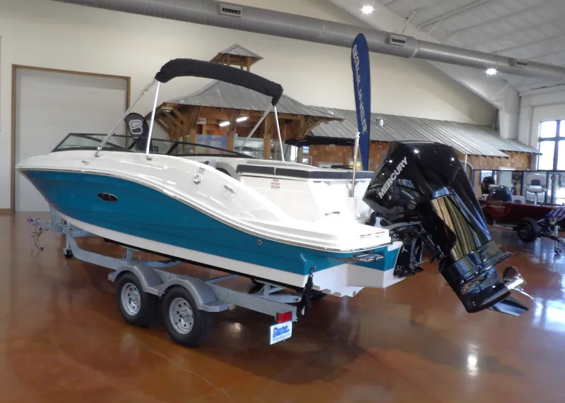 Slide: The Image of Sea Ray SPX 230 2023 - 14