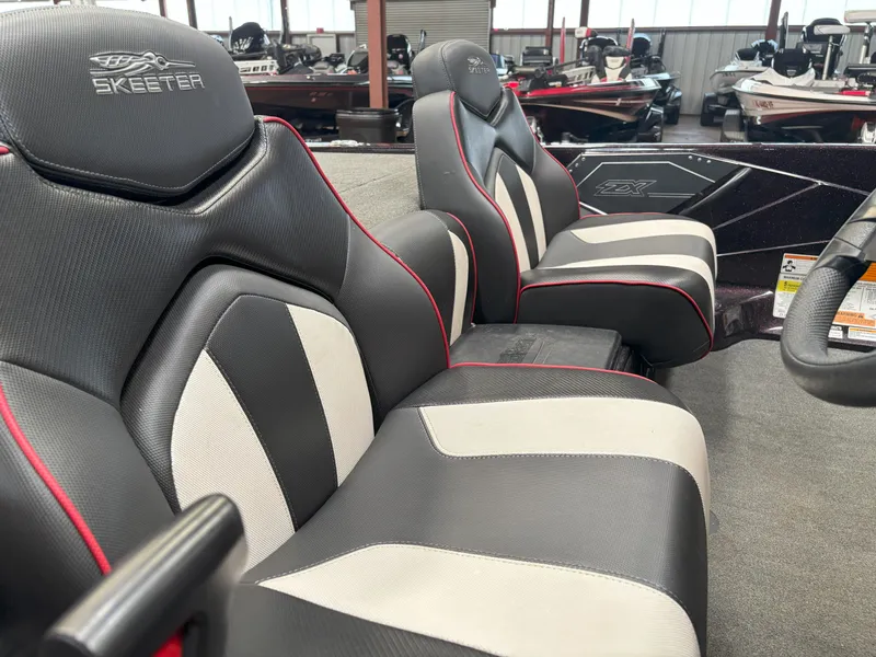 Slide: The Image of Skeeter ZX250 2020 - 12