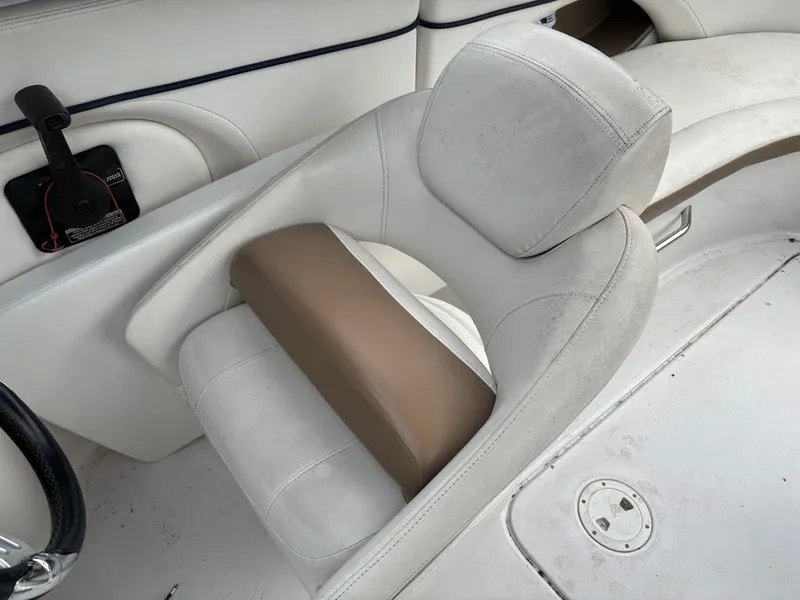 Slide: The Image of Four Winns F244 2008 - 15