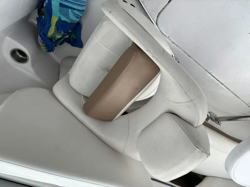 Slide: The Image of Four Winns F244 2008 - 16