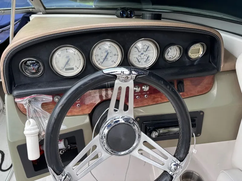 Slide: The Image of Four Winns F244 2008 - 4