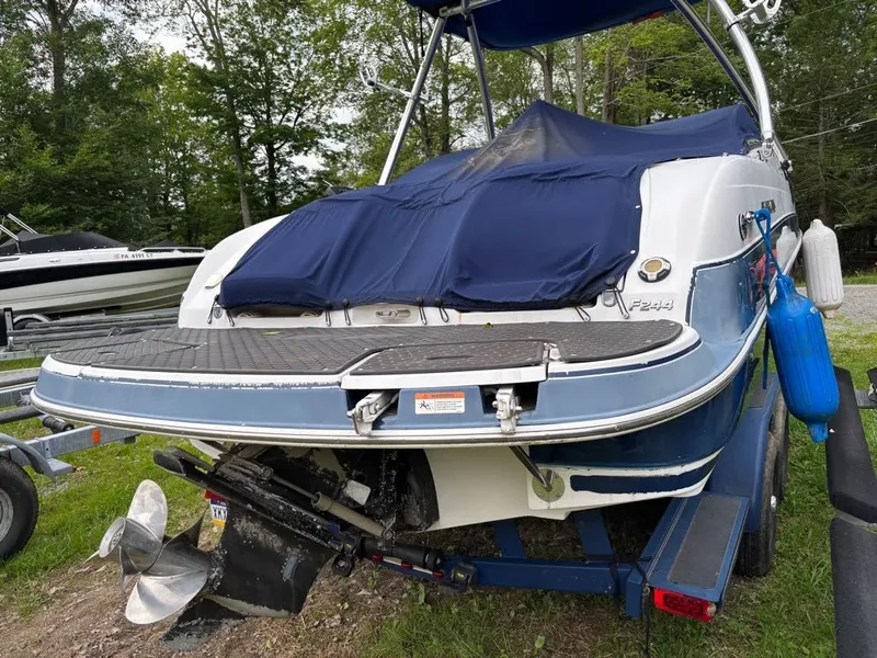 Slide: The Image of Four Winns F244 2008 - 9