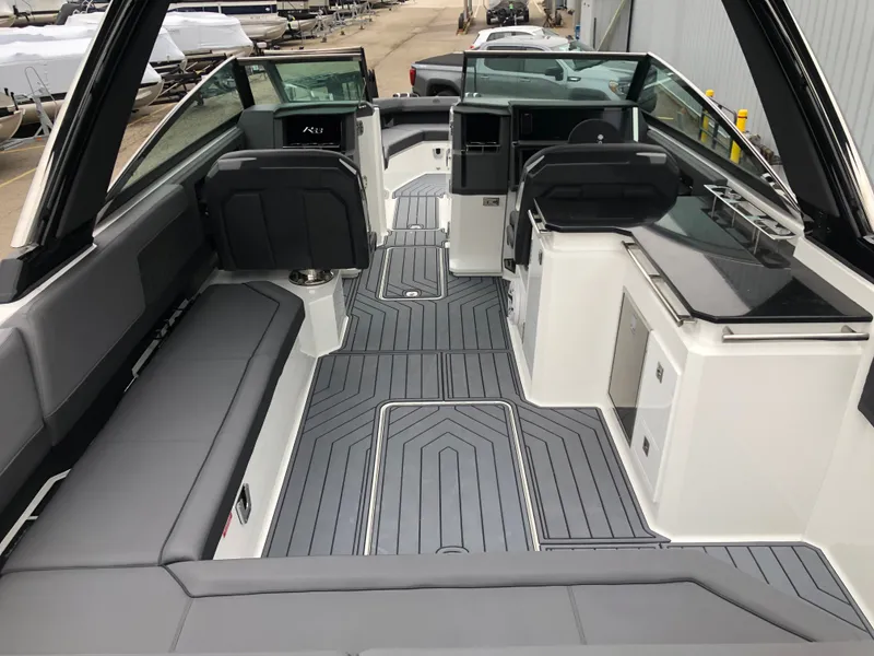 Slide: The Image of Cobalt R33 OB 2023 - 11