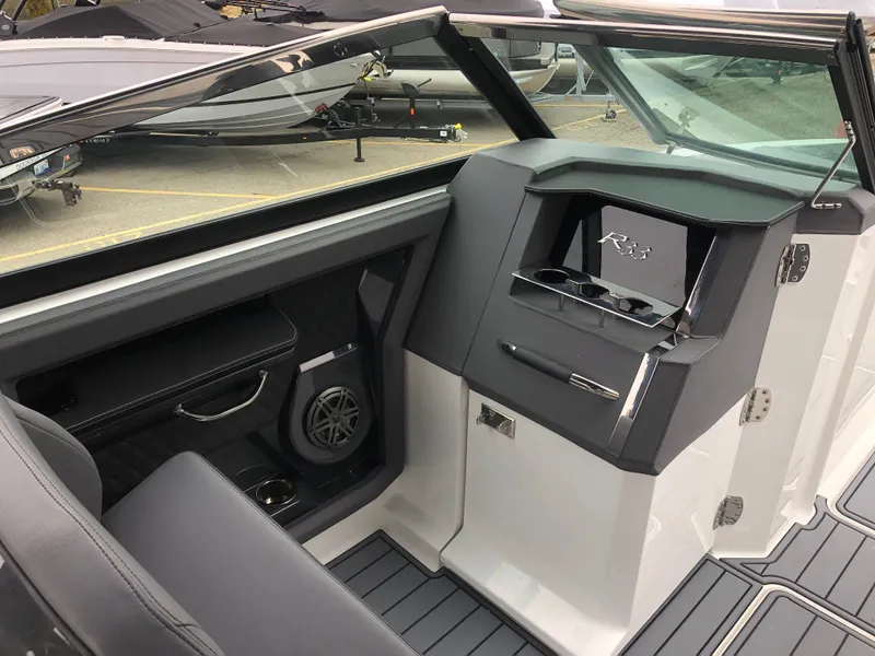 Slide: The Image of Cobalt R33 OB 2023 - 18