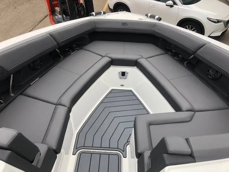 Slide: The Image of Cobalt R33 OB 2023 - 21