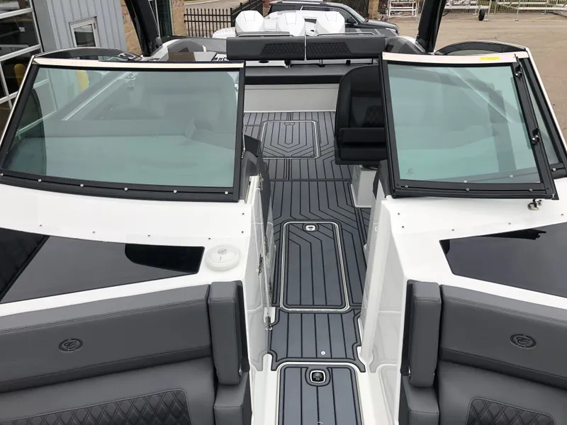 Slide: The Image of Cobalt R33 OB 2023 - 23