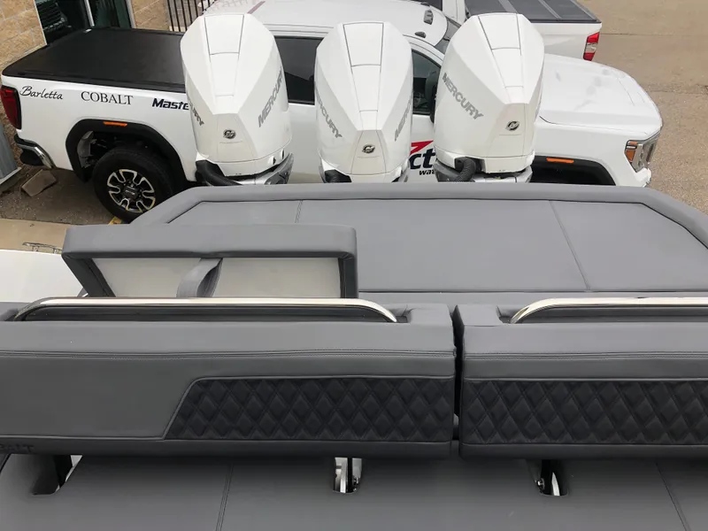 Slide: The Image of Cobalt R33 OB 2023 - 25