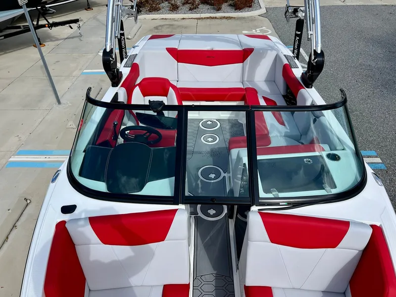 Slide: The Image of MasterCraft NXT20 2021 - 11