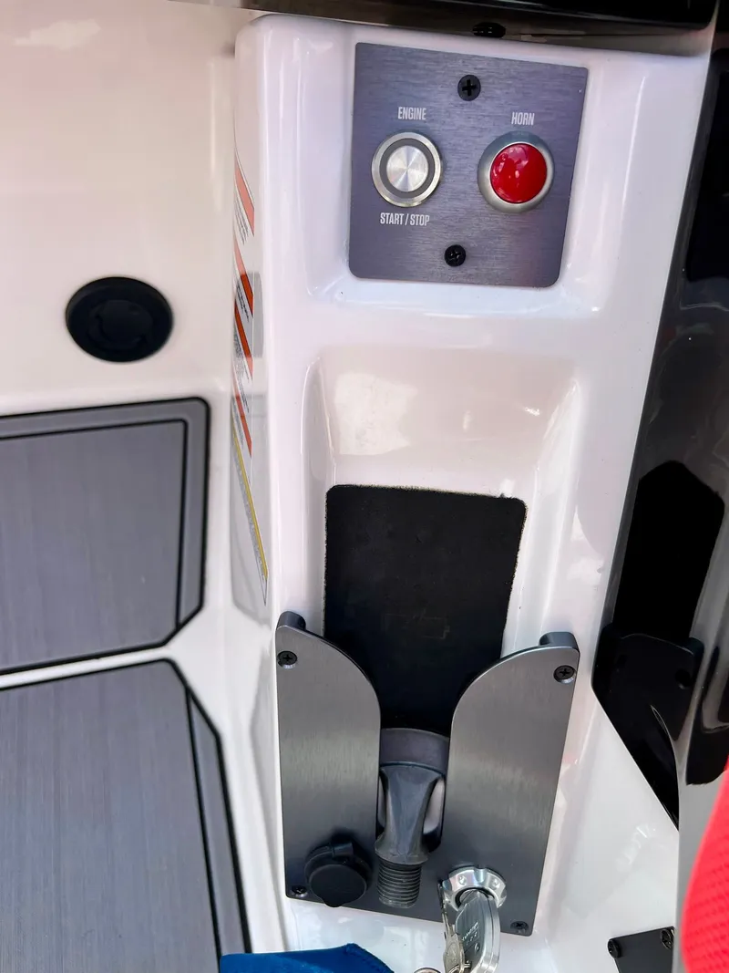 Slide: The Image of MasterCraft NXT20 2021 - 19