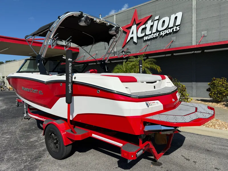 Slide: The Image of MasterCraft NXT20 2021 - 7