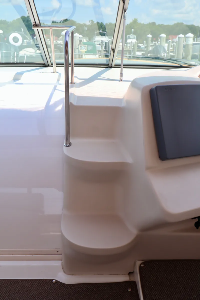 Slide: The Image of Staircase on a 2000 Cruisers Yachts 3870 with stainless steel railing. - 14