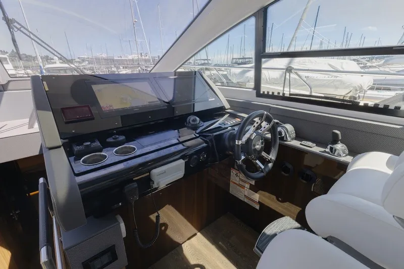 Slide: The Image of Cruisers 60 Cantius 2021 - 11